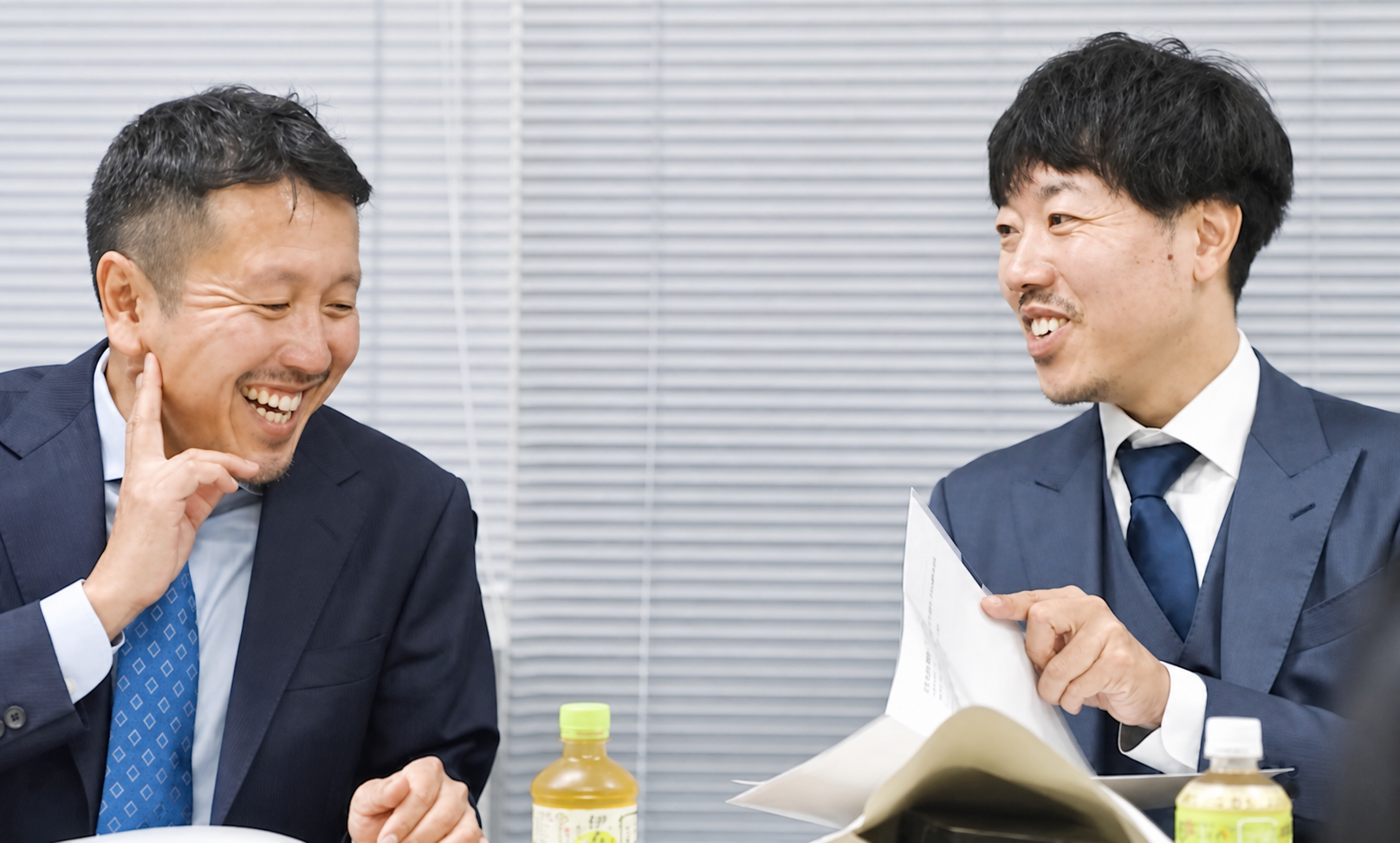 経営課題について担当者同士が対話する様子